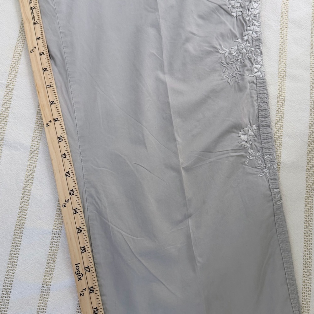 Chico’s Embroidered Wide Leg Cropped Pants | Size 2.5 (Large) - Picture 10 of 10
